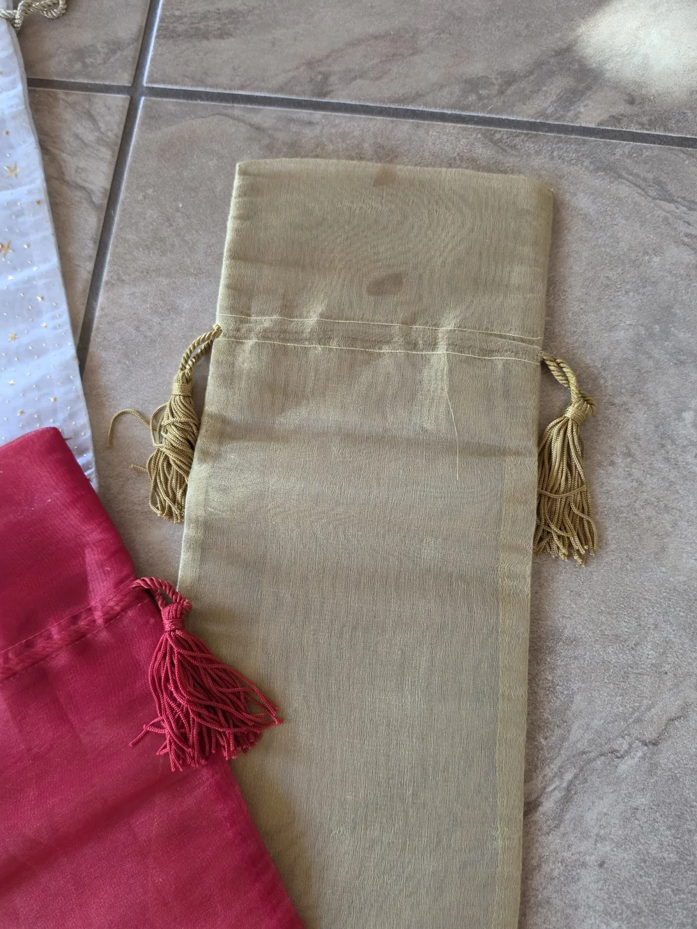 Silk Drawstring Wine Bottle Pouches - Assorted Gold, Red & White - Set/7 EUC